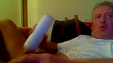 Snapshot of reini7211 chatting on 12-05-24, 02:53 reini7211 online show from 12-05-24, 02:53