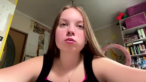 Snapshot of renaeorabuena chatting on 06-25-26, 08:08 Annabel online show from 06-25-26, 08:08
