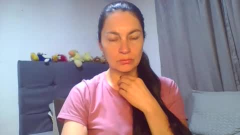 Snapshot of renata_hot1 chatting on 05-11-26, 11:13 renata_hot1 online show from 05-11-26, 11:13