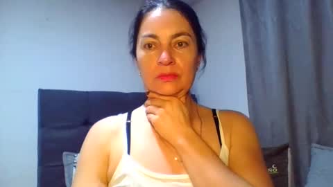 Snapshot of renata_hot1 chatting on 06-11-26, 02:44 renata_hot1 online show from 06-11-26, 02:44