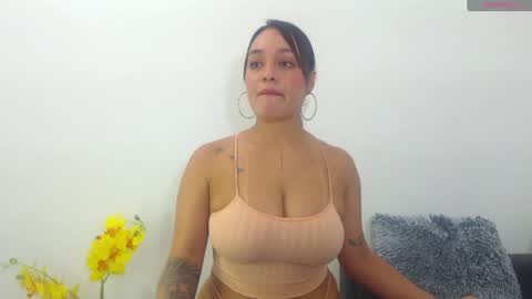 Snapshot of renatabrownn28 chatting on 06-16-26, 06:27 renatabrownn28 online show from 06-16-26, 06:27