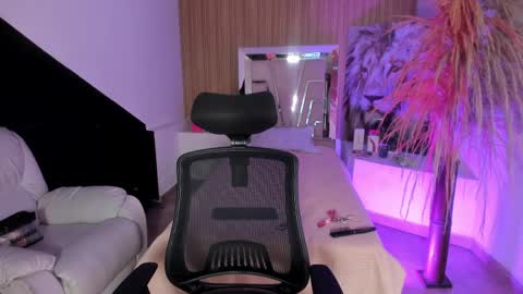 Renata online show from 03-25-26, 04:51