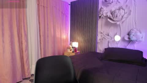 Snapshot of renatamason chatting on 04-23-26, 04:35 Renata online show from 04-23-26, 04:35