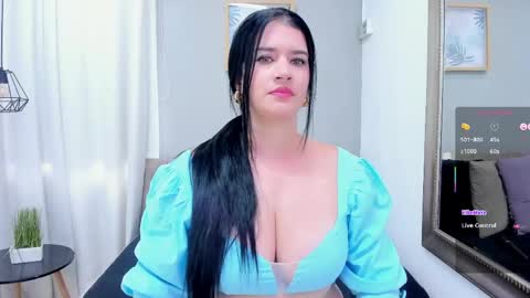 Snapshot of renataruiz_rr chatting on 05-25-26, 12:22 online show from 05-25-26, 12:22
