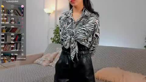 Snapshot of renatenavejar chatting on 10-06-25, 01:03 Call me Mira online show from 10-06-25, 01:03