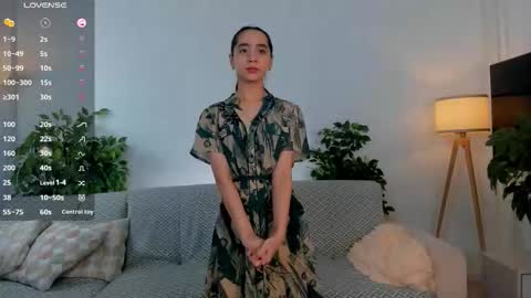 Snapshot of renatenavejar chatting on 10-08-25, 01:14 Call me Mira online show from 10-08-25, 01:14