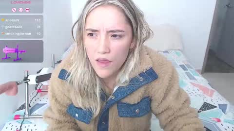 Snapshot of renathacohen chatting on 02-15-25, 07:39 sofia online show from 02-15-25, 07:39