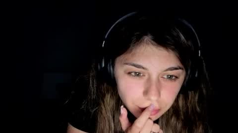 Snapshot of renee_loah chatting on 05-28-26, 08:50 renee_loah online show from 05-28-26, 08:50