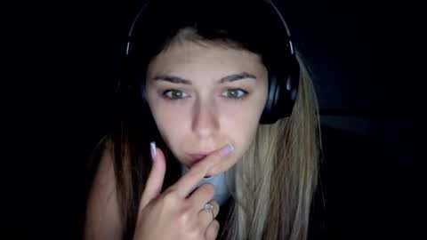 Snapshot of renee_loah chatting on 06-01-26, 09:16 renee_loah online show from 06-01-26, 09:16