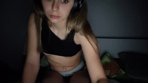 Snapshot of renee_loah chatting on 06-02-26, 09:17 renee_loah online show from 06-02-26, 09:17