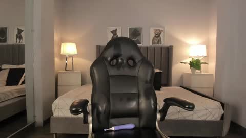 Snapshot of renee_shelby_ chatting on 03-12-25, 01:03 Renee Shelby online show from 03-12-25, 01:03