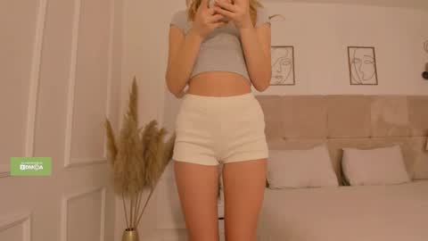 Snapshot of rennatha21 chatting on 02-22-26, 10:14 Rennatha online show from 02-22-26, 10:14