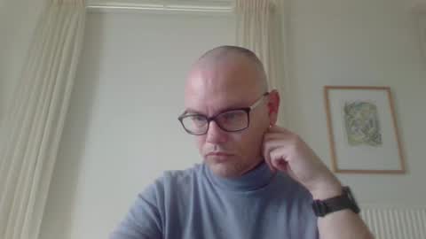 Snapshot of rettie1984 chatting on 03-12-25, 01:40 Attention whore online show from 03-12-25, 01:40