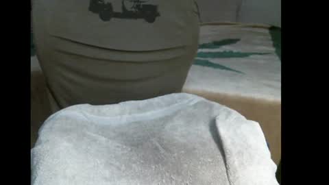 Snapshot of reubendics chatting on 07-20-26, 04:20 BigDinAZ online show from 07-20-26, 04:20