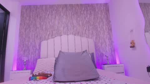 Snapshot of reven_lilith chatting on 04-23-26, 03:08 REVEN online show from 04-23-26, 03:08