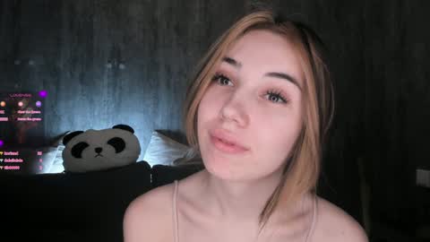 Elin online show from 12-04-24, 04:21