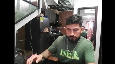 Snapshot of reyalad_mariana chatting on 02-19-25, 03:27 REYALAD online show from 02-19-25, 03:27