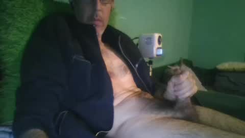 Snapshot of reyes_albert2006 chatting on 03-10-25, 11:53 reyes_albert2006 online show from 03-10-25, 11:53