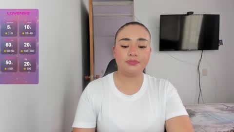 Snapshot of reyledoll chatting on 07-13-26, 08:22 Rely online show from 07-13-26, 08:22