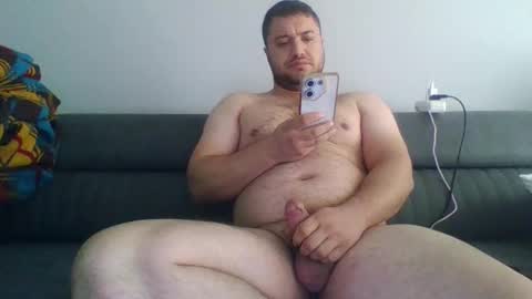 Snapshot of reynman2 chatting on 10-29-25, 06:15 reynman2 online show from 10-29-25, 06:15