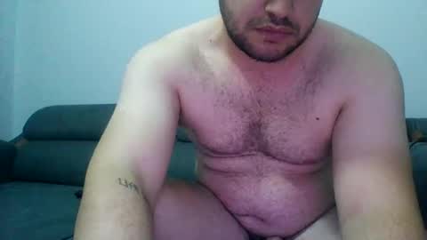 Snapshot of reynman2 chatting on 10-31-25, 05:03 reynman2 online show from 10-31-25, 05:03