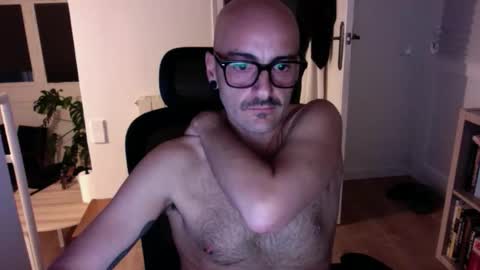 Snapshot of rfmnatural chatting on 04-03-26, 09:24 rfmnatural online show from 04-03-26, 09:24