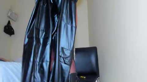 ROBERTA online show from 10-19-25, 09:43