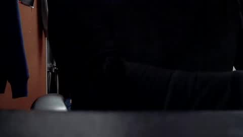 Snapshot of rhh33 chatting on 01-10-25, 06:28 Rob online show from 01-10-25, 06:28