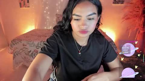 RianaK online show from 11-26-25, 05:19