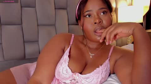 Snapshot of rianamanson chatting on 01-27-25, 07:14 Riana online show from 01-27-25, 07:14