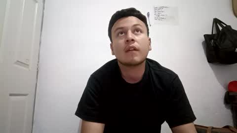 Snapshot of ricardogarcia21 chatting on 01-27-25, 02:31 ricardogarcia21 online show from 01-27-25, 02:31