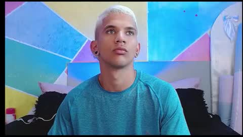 Snapshot of rich_de_la_rosa chatting on 02-23-26, 01:25 rich and kitty online show from 02-23-26, 01:25