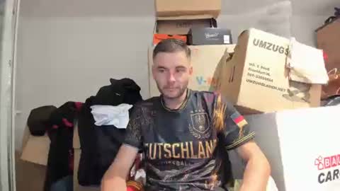 Snapshot of rich_richard258 chatting on 07-15-26, 02:17 rich_richard258 online show from 07-15-26, 02:17