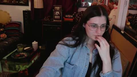 Snapshot of richeater chatting on 09-18-25, 06:59 Jane Doe online show from 09-18-25, 06:59