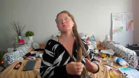 Anna - not anna - right Anna  online show from 03-17-26, 11:35