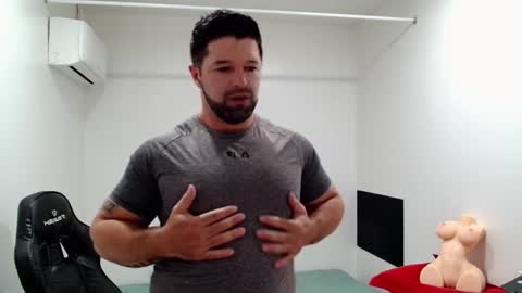 Snapshot of richrolland chatting on 12-18-25, 07:09 Rickseduction online show from 12-18-25, 07:09