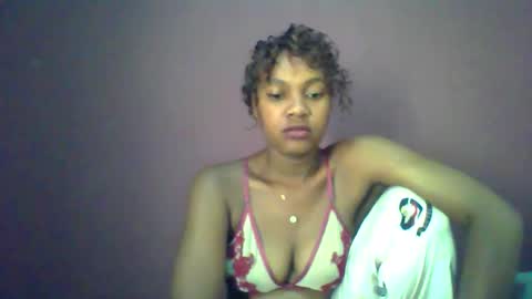 Snapshot of ricie001 chatting on 05-04-26, 12:01 ricie001 online show from 05-04-26, 12:01