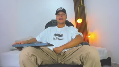 Ricky  online show from 02-25-25, 07:03