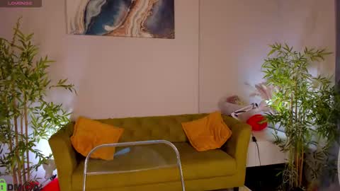 Snapshot of riddle_layla chatting on 02-24-26, 09:18 Layla online show from 02-24-26, 09:18