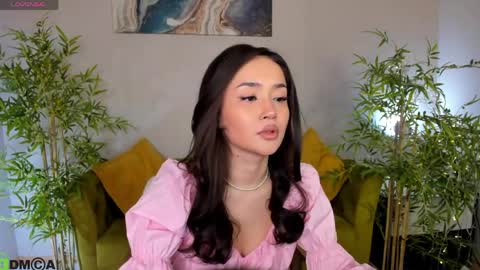 Layla online show from 04-04-26, 01:04