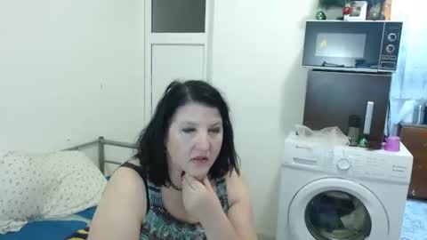 Snapshot of ridemerafsuzana chatting on 02-19-25, 08:31 Ridemeraf online show from 02-19-25, 08:31