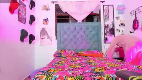 Rihanna hotx online show from 02-12-26, 03:12