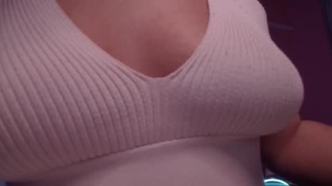 Snapshot of rikaraily chatting on 12-20-24, 09:00 Rika online show from 12-20-24, 09:00