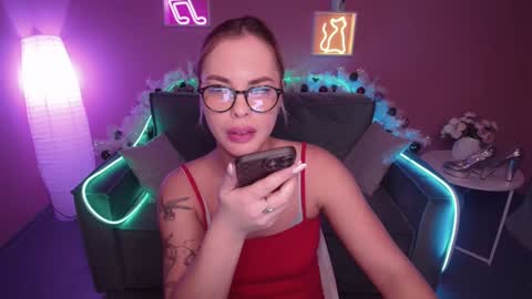 Snapshot of rikaraily chatting on 01-09-25, 05:55 Rika online show from 01-09-25, 05:55