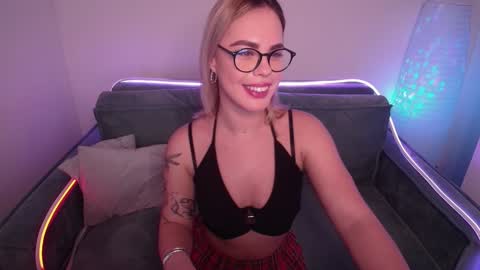 Snapshot of rikaraily chatting on 02-06-25, 08:50 Rika online show from 02-06-25, 08:50