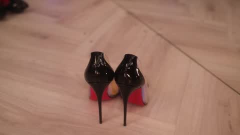    if you wanna buy smth stockingsph etc  custom videos or pics  online show from 02-09-25, 03:01