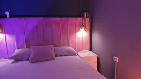 Riley online show from 04-10-26, 09:52