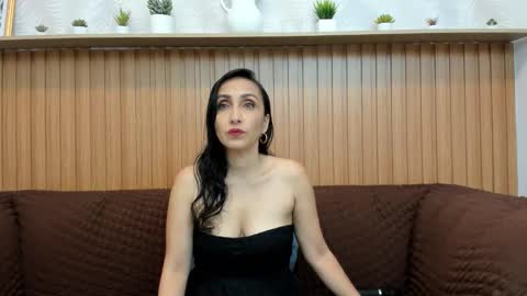 Snapshot of riley_reid_milf chatting on 05-13-26, 12:46 Oriana online show from 05-13-26, 12:46