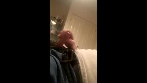 Snapshot of rimzari136 chatting on 12-22-25, 01:24 rimzari136 online show from 12-22-25, 01:24