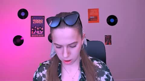 Snapshot of rina_gold_ chatting on 05-09-26, 07:46 Rina online show from 05-09-26, 07:46